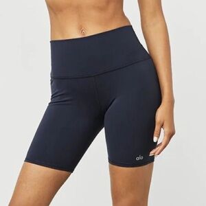Alo Yoga 7” High-Waist Biker Shorts True Navy, Medium